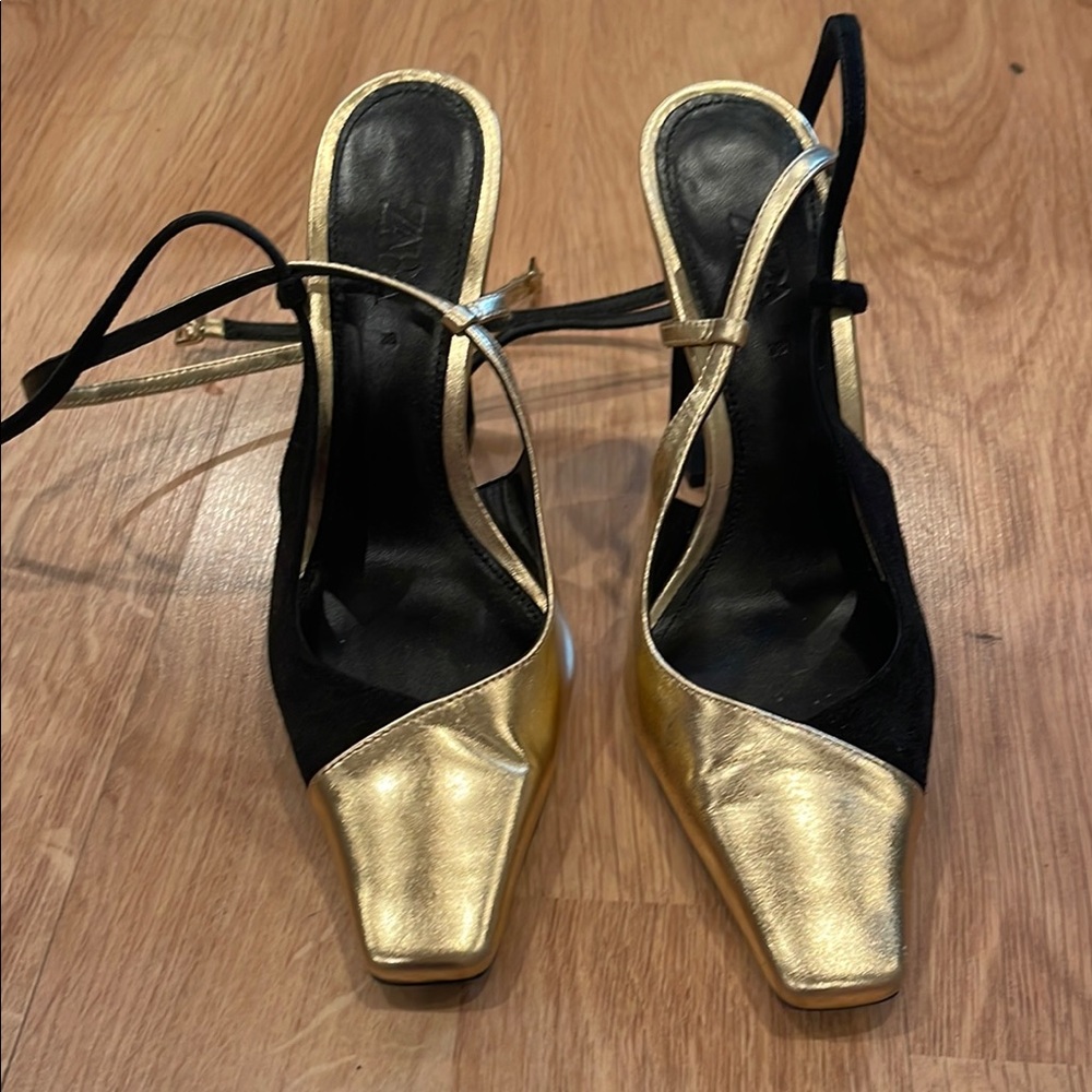 Elegant Gold and Black Women's Heels